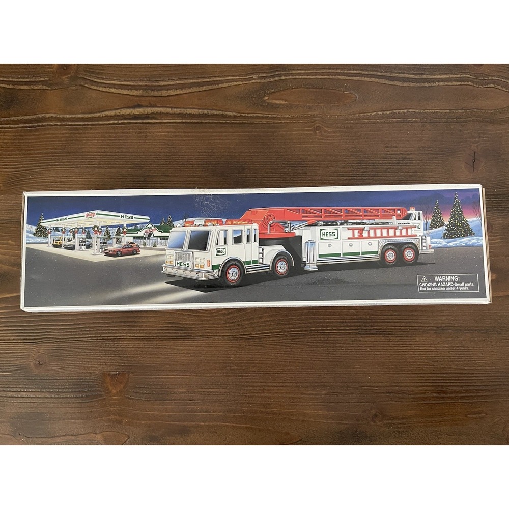 Hess Fire‎ Truck w/Heavy Duty Ladder-2000 Model-Battery Operated-New In Box - Picture 6 of 9